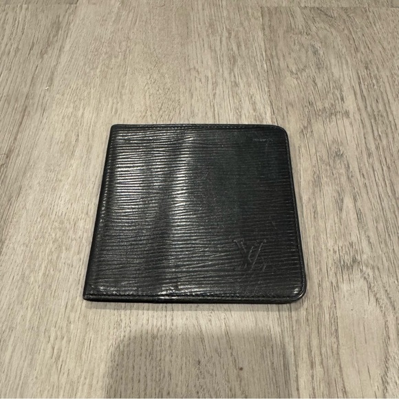 Louis Vuitton Men’s Black Epi Billfold Bill Holder Wallet, Authentic - Picture 1 of 5